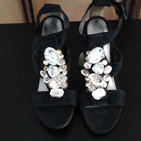Black Suede Jeweled encrusted , size 6.5 Heels - Picture 1 of 9